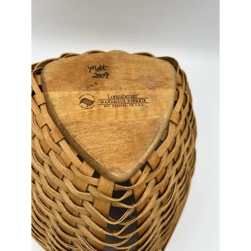 🧺Longaberger 2009 Large Triangle Bowl Basket–Unique Shape-Classic Craftsmanship